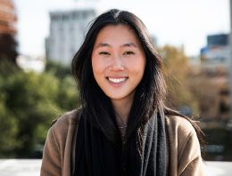 Marie, professeur d'anglais au collège et lycée à Vienne